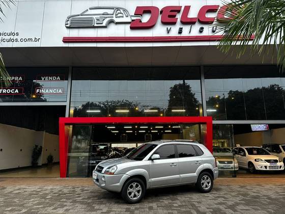 HYUNDAI TUCSON 2.0 MPFI GLS 16V 143CV 2WD FLEX 4P AUTOMÁTICO HYUNDAI TUCSON 2.0 MPFI GLS 16V 143CV 2WD FLEX 4P AUTOMÁTICO
